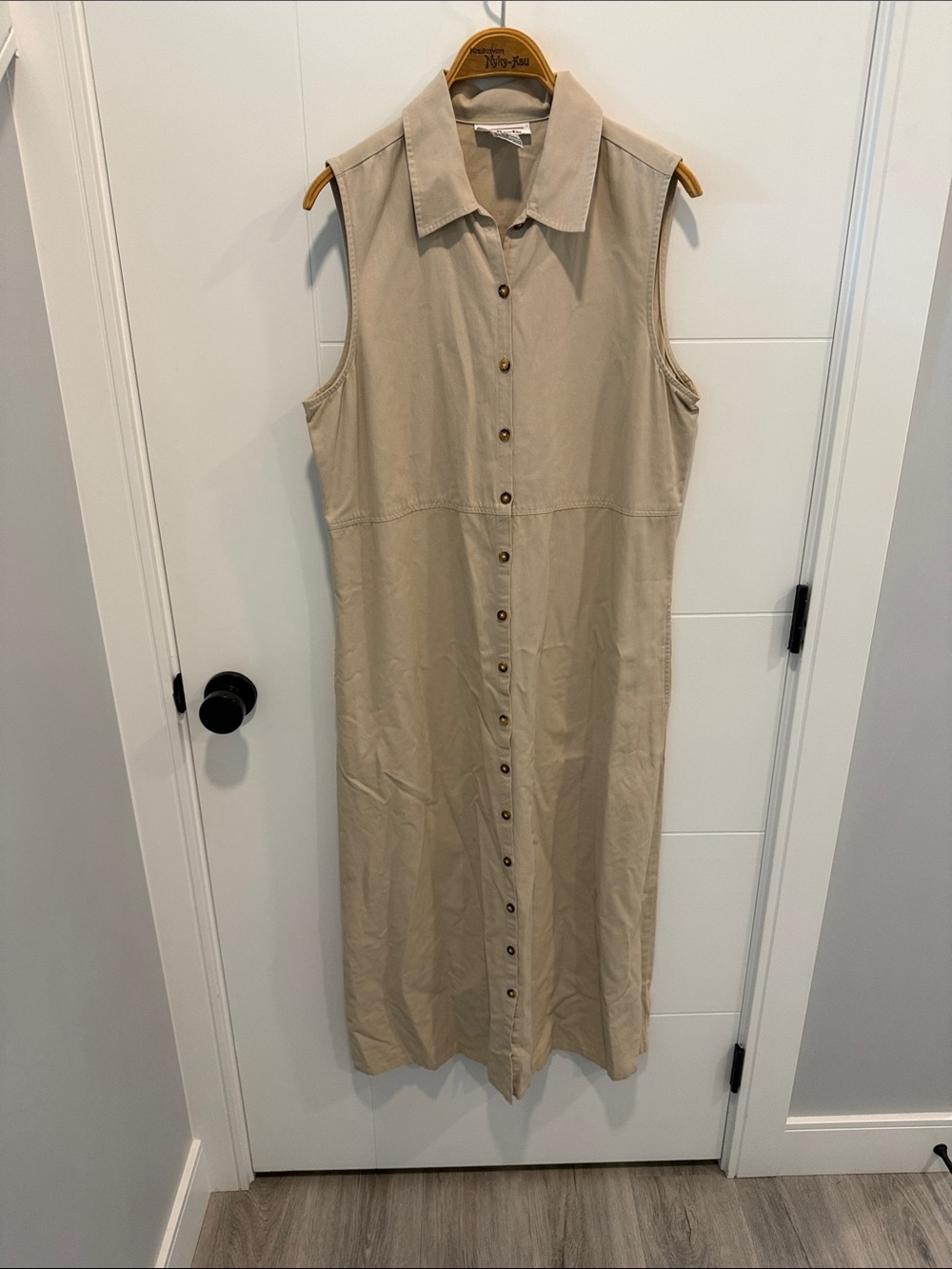 Talbots Beige Collared Button-Front dress size 14
